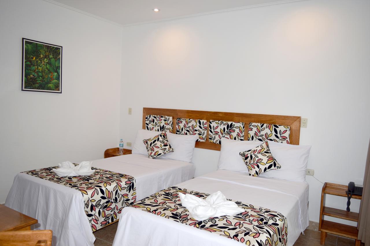 Hotel Jungle House Iquitos Exterior photo