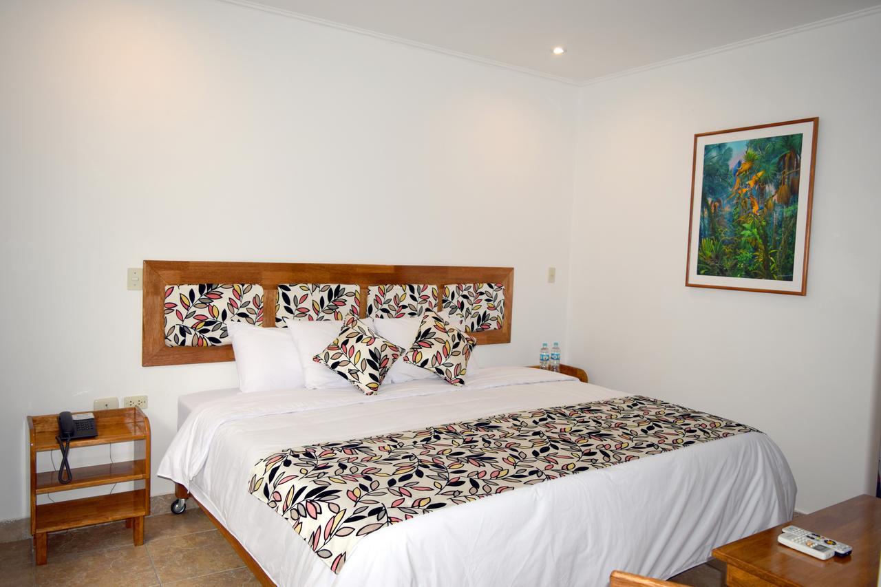 Hotel Jungle House Iquitos Exterior photo